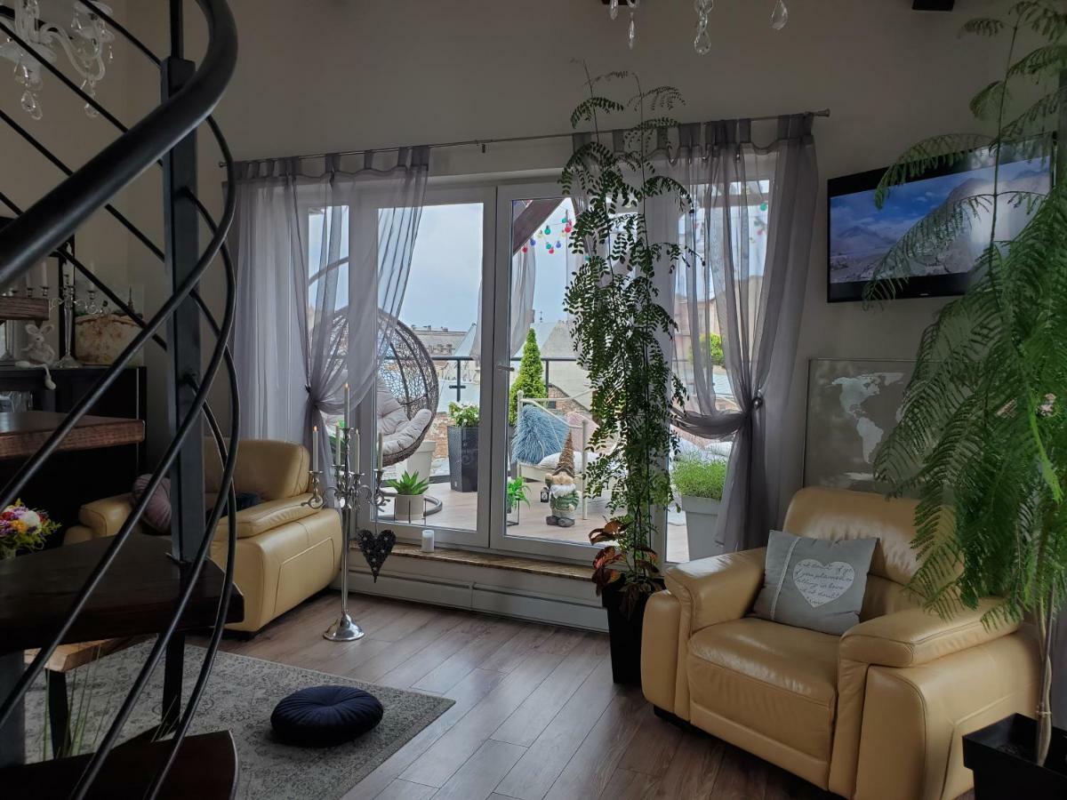 Apart-Terrace On Baker Street Lviv Bagian luar foto